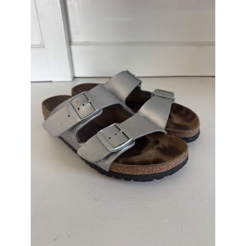 Birkenstock Arizona metallic silver sandals size 39 (8-8.5)